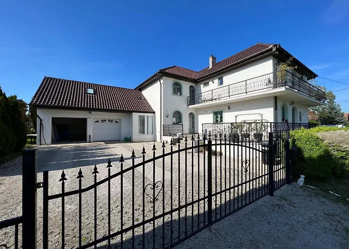 White House Zalakaros